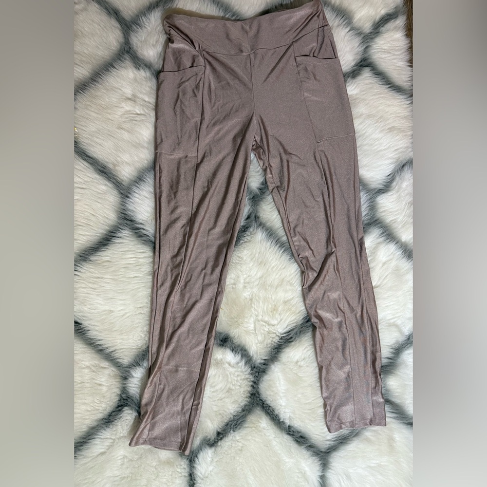 NWOT leggings LA + Image Size L Tan With Goldish Color